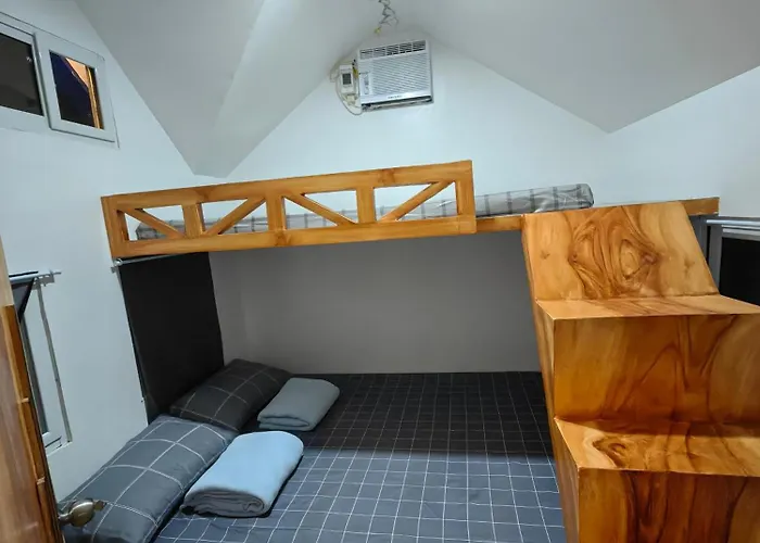 Cozy Small Resthouse Gated Parking Wi-Fi